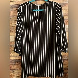 Black & White V-Neck Striped Blouse